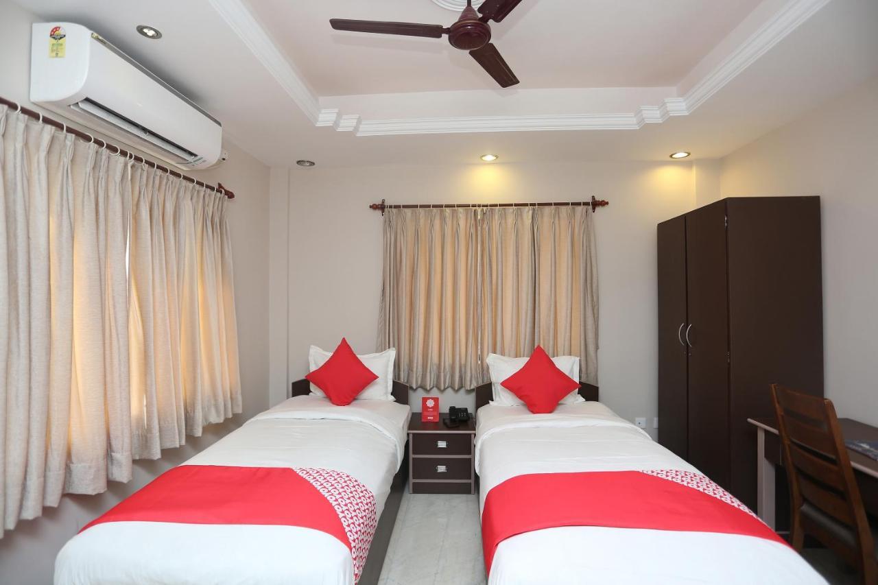 Oyo 19855 B S Guest House Jādabpur Exteriör bild