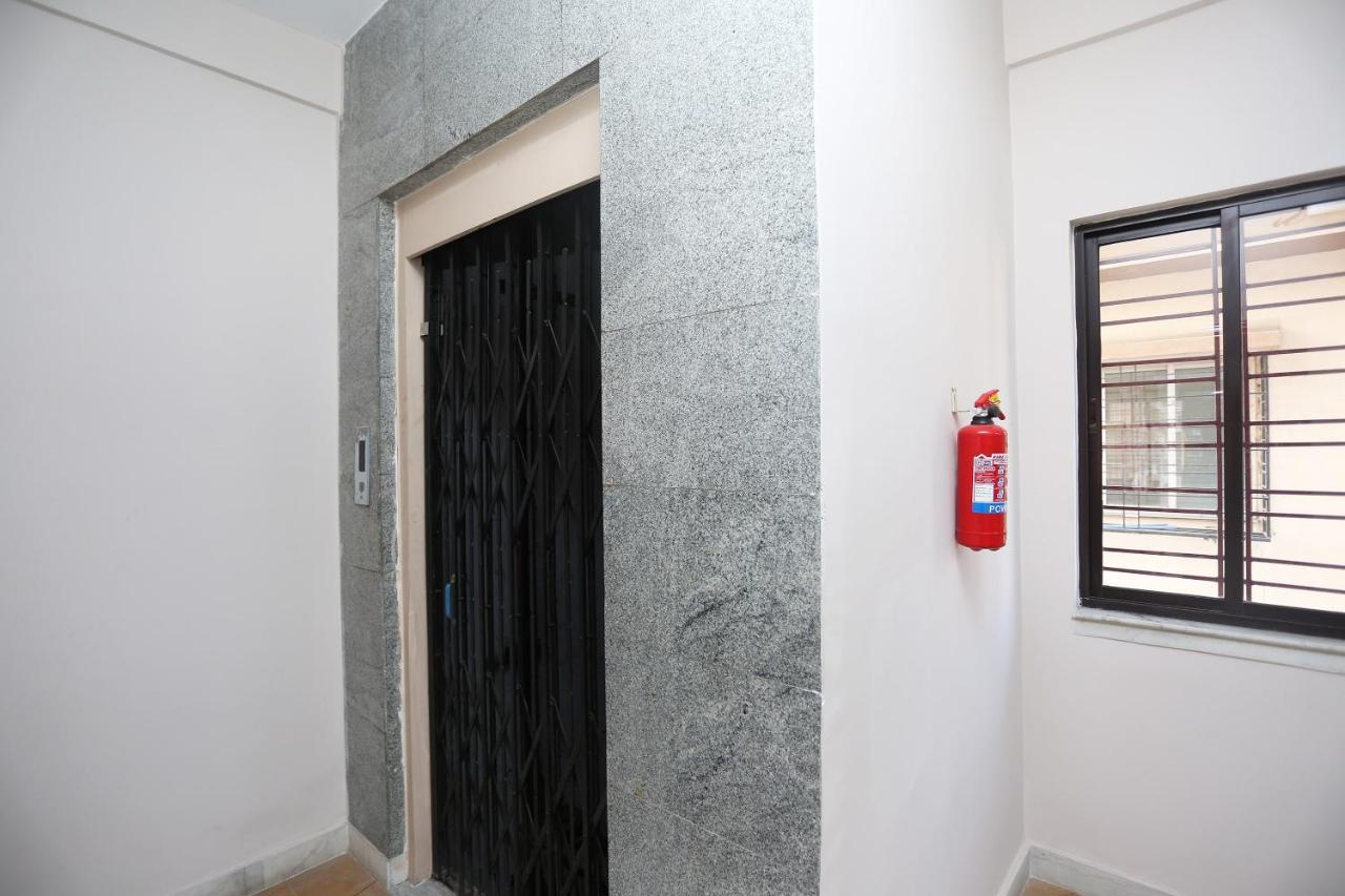 Oyo 19855 B S Guest House Jādabpur Exteriör bild