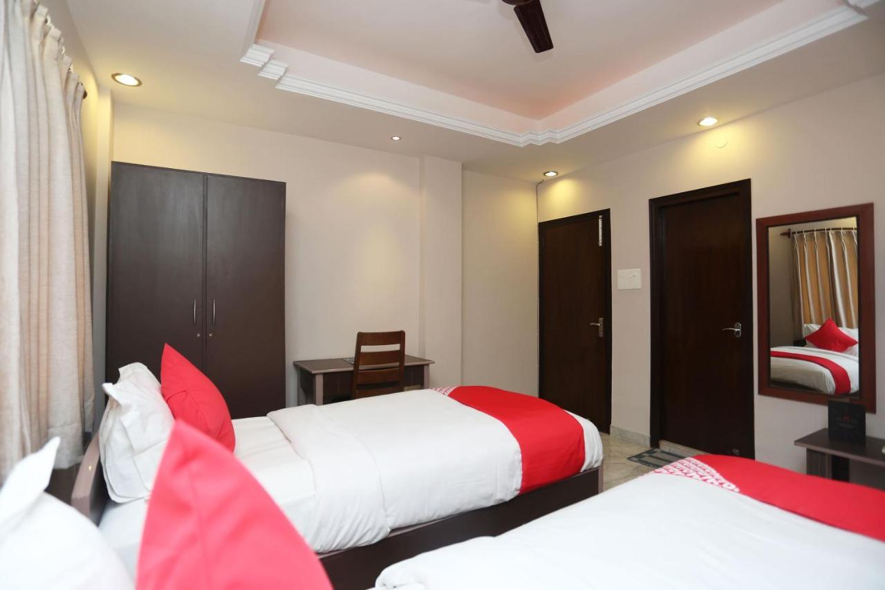 Oyo 19855 B S Guest House Jādabpur Exteriör bild